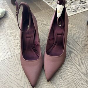Brand new- Elegant Purple Women's Heels